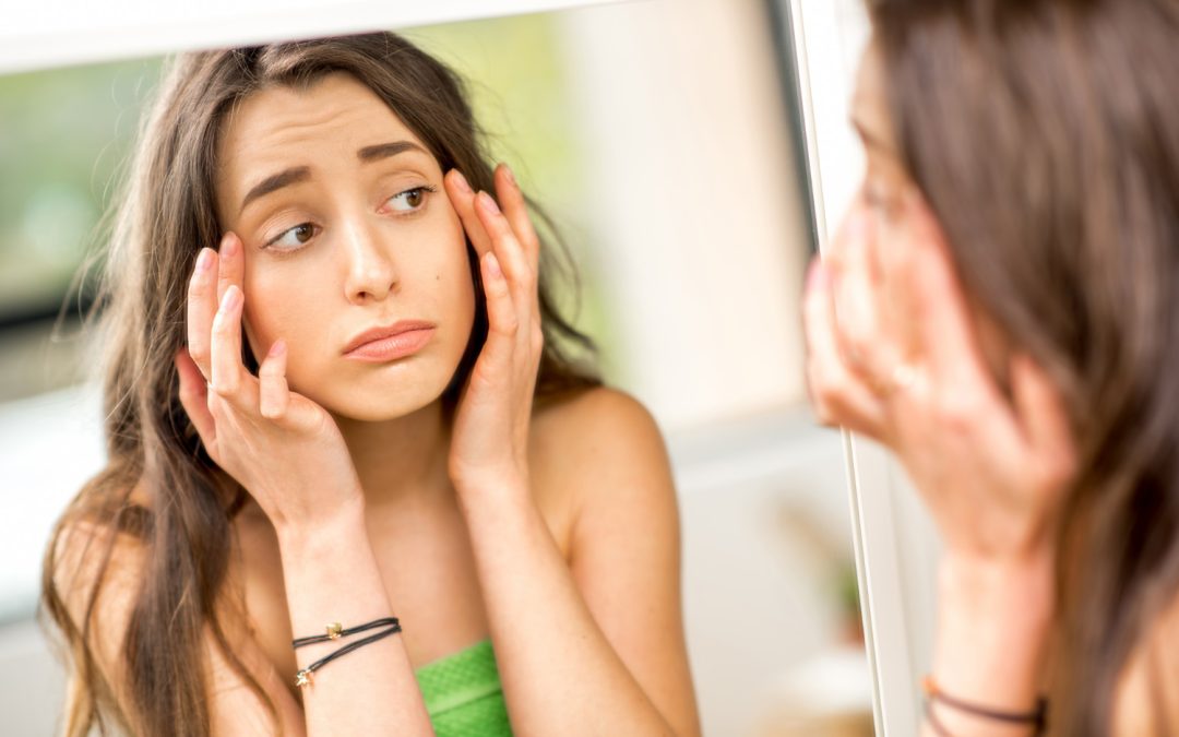 10 najczęstszych błędów w pielęgnacji twarzy – czego unikać?